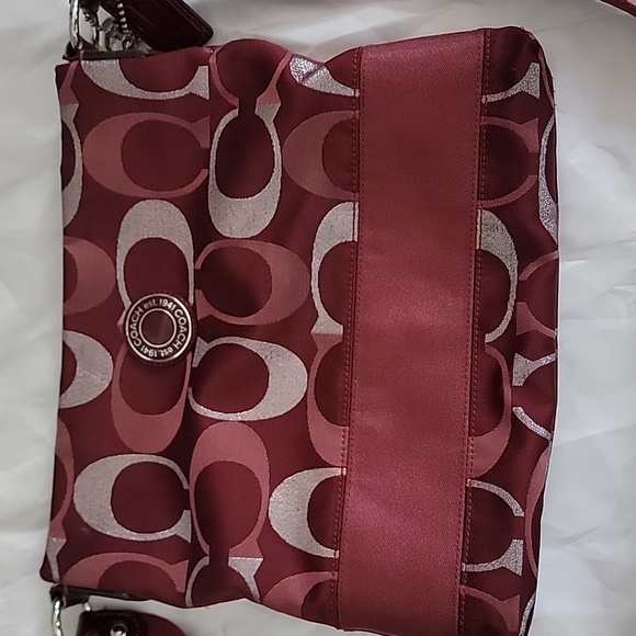 Purse - Picture 2 of 4